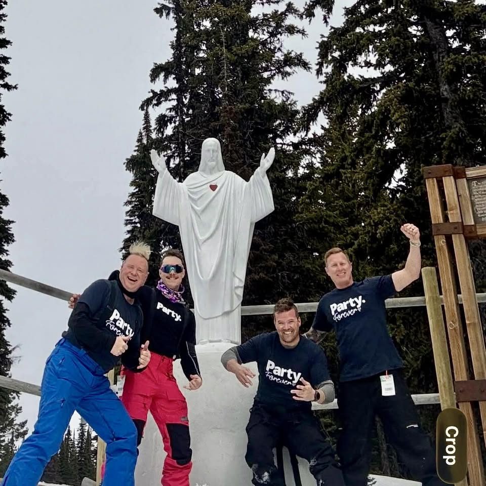 Friends in Party. Forever gear on a snowy mountain